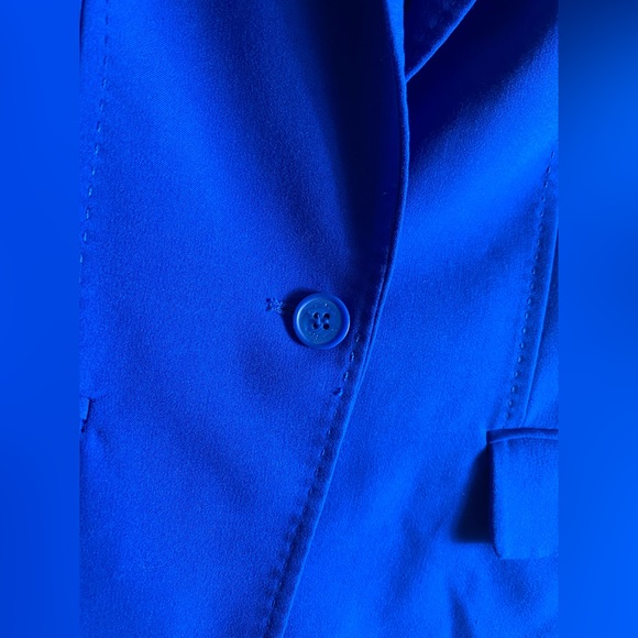 Calvin Klein royal blue business blazer (size 4) - Picture 2 of 6
